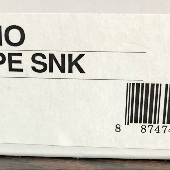 Steve Madden Snake Print Heels with Gold Accents Size 6–4 1/2 inch heel - Picture 6 of 7